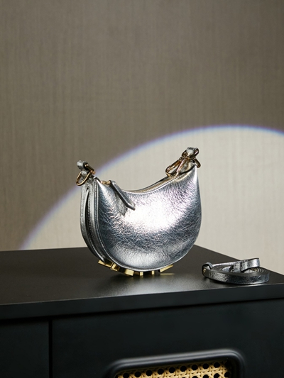 フェンディバッグ正面デザイン